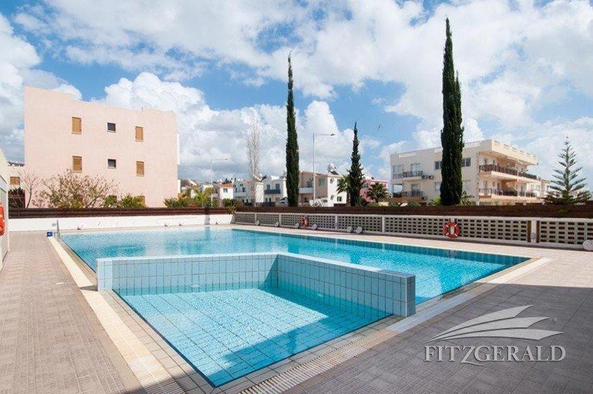 1 Bedroom Garden Flat, Sleeps 4 Пафос Экстерьер фото
