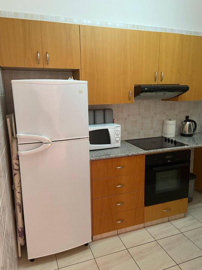 1 Bedroom Garden Flat, Sleeps 4 Пафос Экстерьер фото