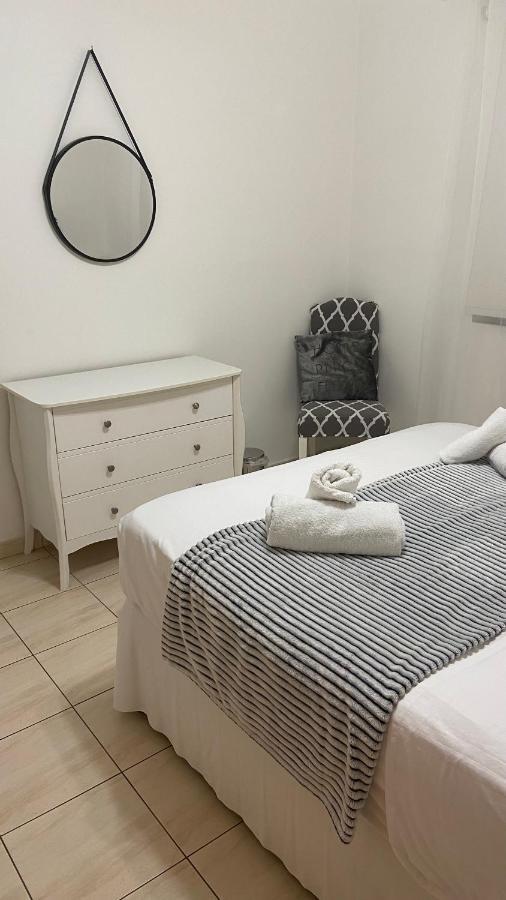 1 Bedroom Garden Flat, Sleeps 4 Пафос Экстерьер фото